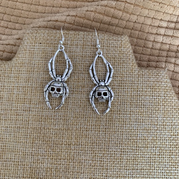 Spider skull earrings with sterling ear wires NWT - Picture 6 of 7